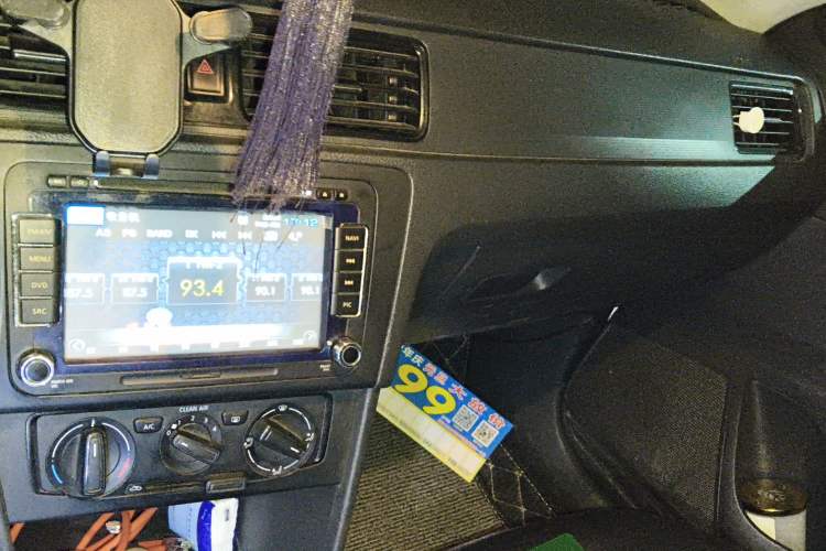 Used Volkswagen Santana 2015 1.6L Manual Fashion Edition
