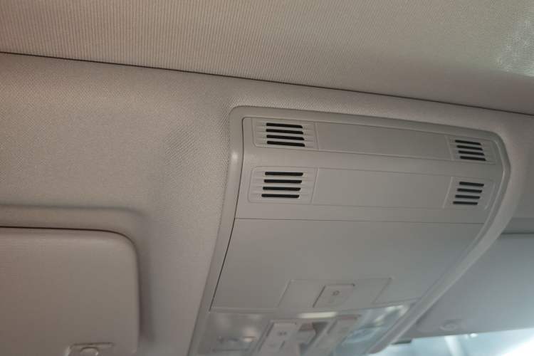 Used Volkswagen Magotan 2023 2 Million Units Limited-Edition 280TSI DSG Comfort Version Headliner