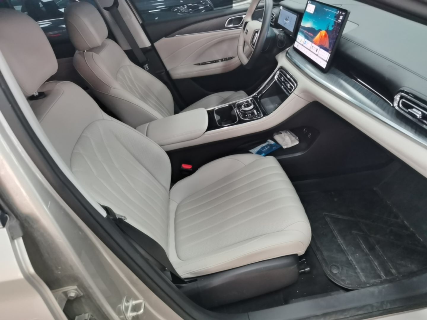 Geely Galaxy Stellar 6 2026 Model 125km Exploration+ Edition — снимка 19