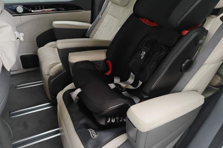 Used Zeekr 009 2024 7-Seater Walk-Through Version Four-Wheel Drive 108 kWh