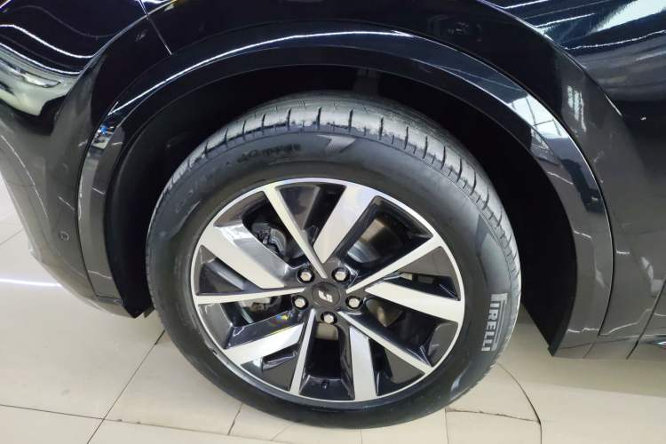 Used Li Auto L8 2023 Air model Exterior 4