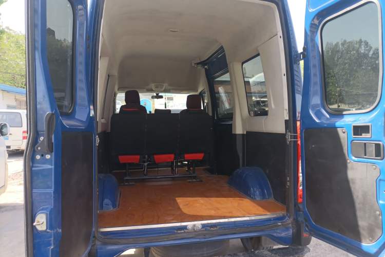 Used Iveco Eurocargo 2021 2.0T Manual Super Rui Short Wheelbase High-Roof Manual Door F1A