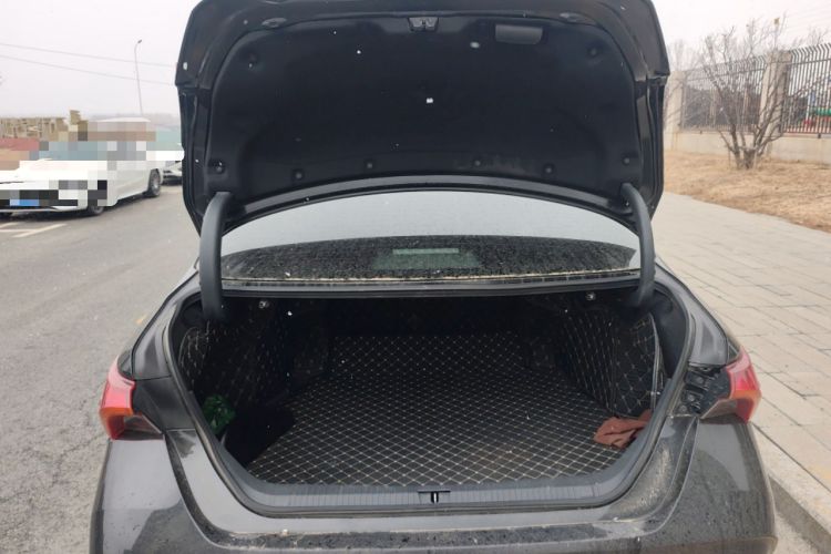 Used Toyota Avalon 2019 Dual-Engine 2.5L Luxury Edition China VI Standard
