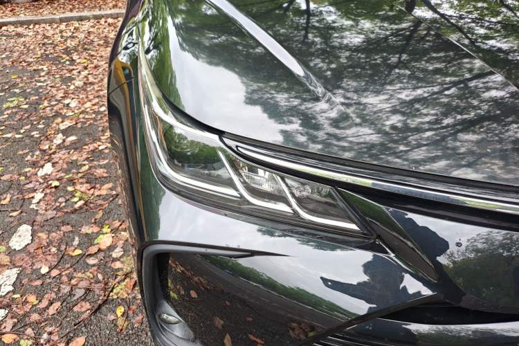 Used Toyota Corolla 2019 Dual-Engine 1.8L E-CVT GL-i Elite Edition Right Front Headlight