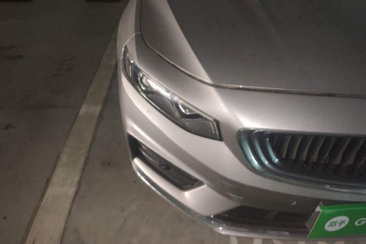 Used Geely Auto Preface 2021 2.0TD Flagship Edition Right Front Headlight