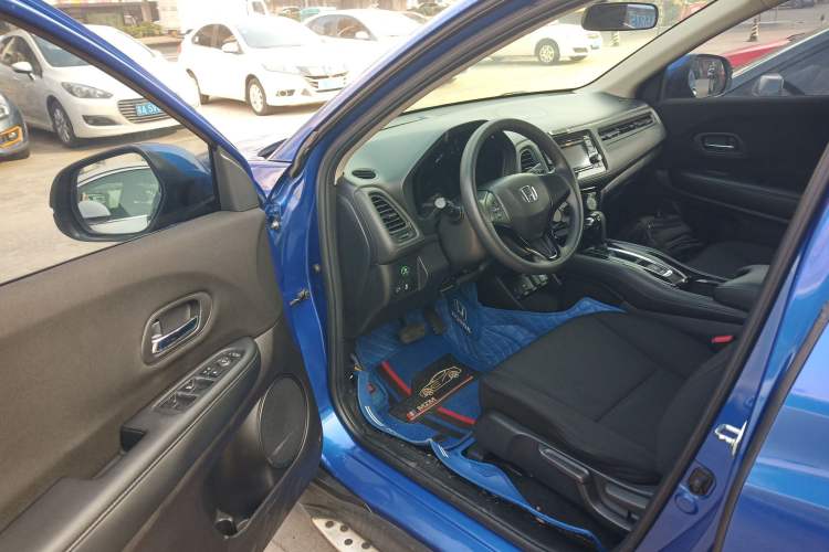 Used Honda Vezel 2015 1.5L CVT two-wheel drive Comfort trim
