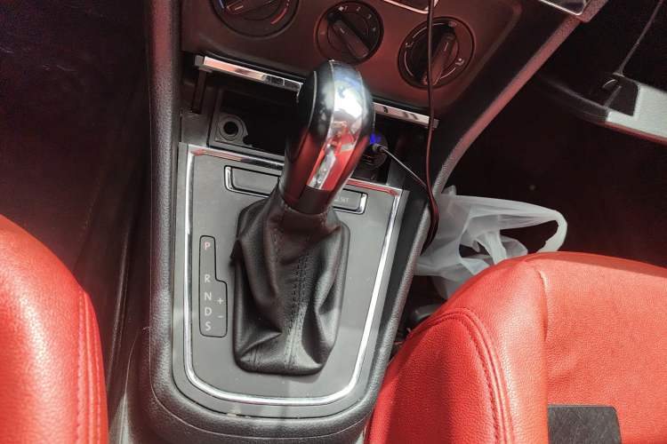 Used Volkswagen Bora 2018 1.5L Automatic Fashion Model
