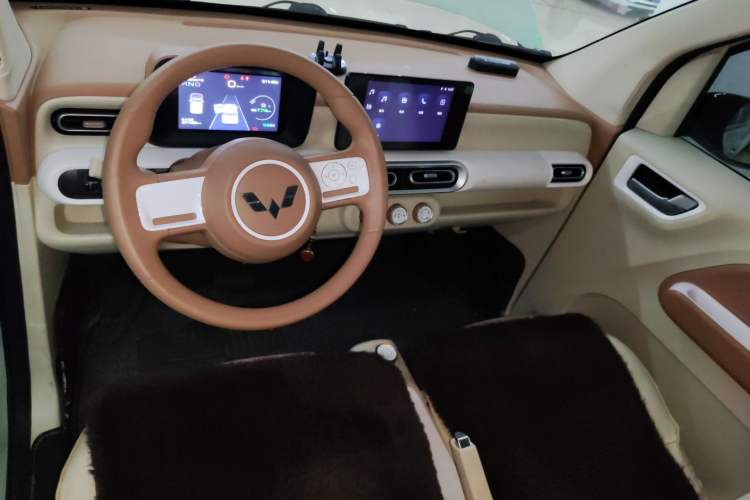 Used Wuling Hongguang MINIEV 2024 3rd Generation 215km Advanced Version