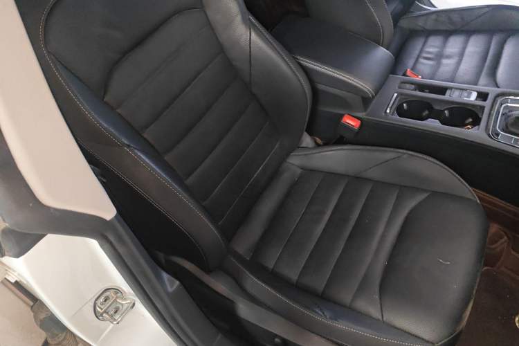 Used Volkswagen FAW-Volkswagen CC 2024 Estate Car 380TSI Hunter's Heart Edition Right Front Seat