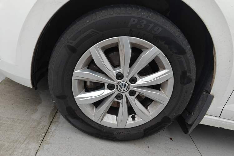 Used Volkswagen Polo 2019 Plus 1.5L Automatic Colorful Technology Edition Left Front Wheel Hub