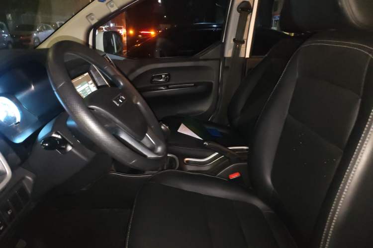 Used Jinbei Gold Hiace M Classic 2023 1.5L Travel Lion Passenger Vehicle 5/6/7 Seats
