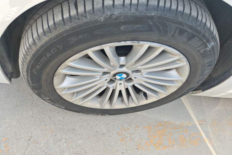 Used BMW 5 Series 2014 525Li Leading Model
