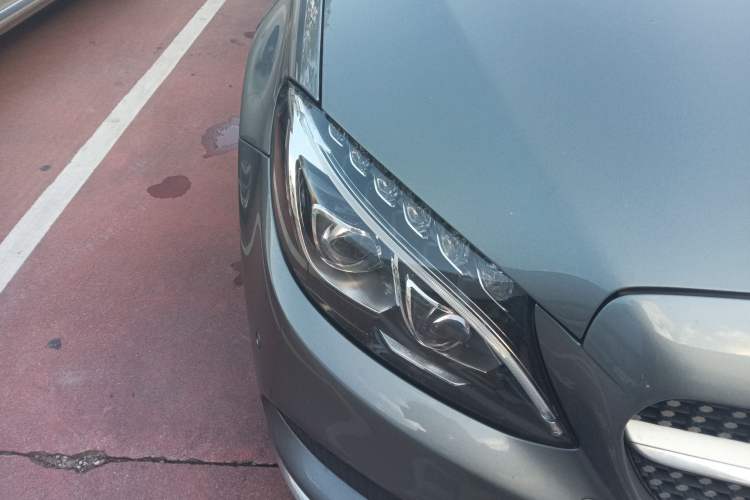 Used Mercedes-Benz C-Class 2018 C 200 4MATIC Coupe
