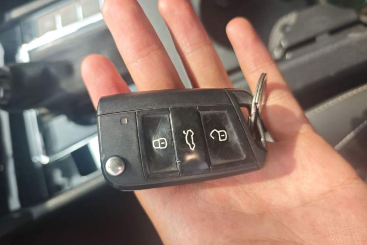 Used Volkswagen Lamando 2015 280TSI DSG Comfort Edition Vehicle Key