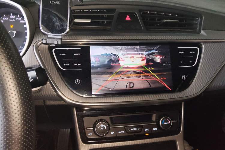 Used Geely Auto Emgrand GL 2017 1.8L Manual Elite Model Audio And AC Panel