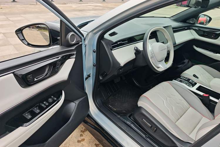 Used Honda e:NS2 2024 Light-Chasing Version Driver Seat