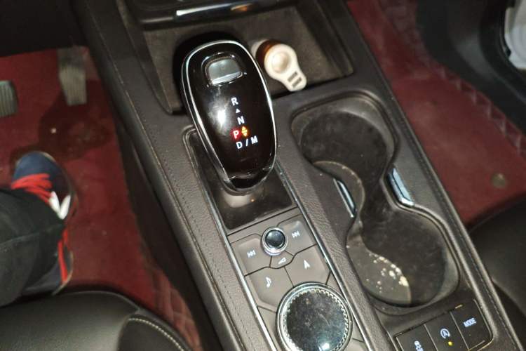 Used Cadillac XT4 2020 28T Two-Wheel-Drive Leading Version Gear Lever