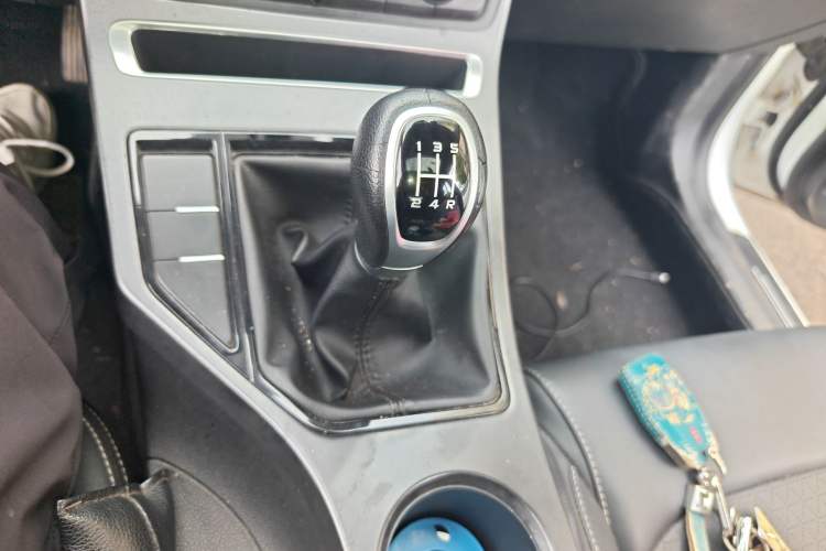 Used Geely Auto Emgrand 2021 UP 1.5L Manual Luxury Model Gear Lever