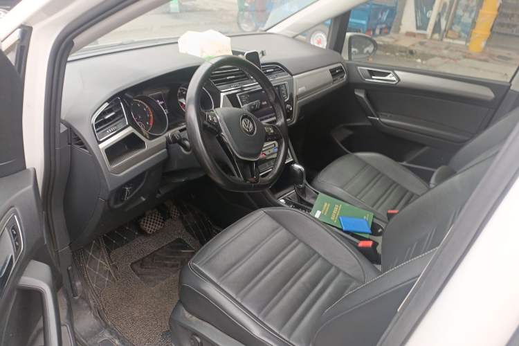 Used Volkswagen Touran 2021 Volkswagen Touran L 280TSI DSG Boundary Edition 7-Seater