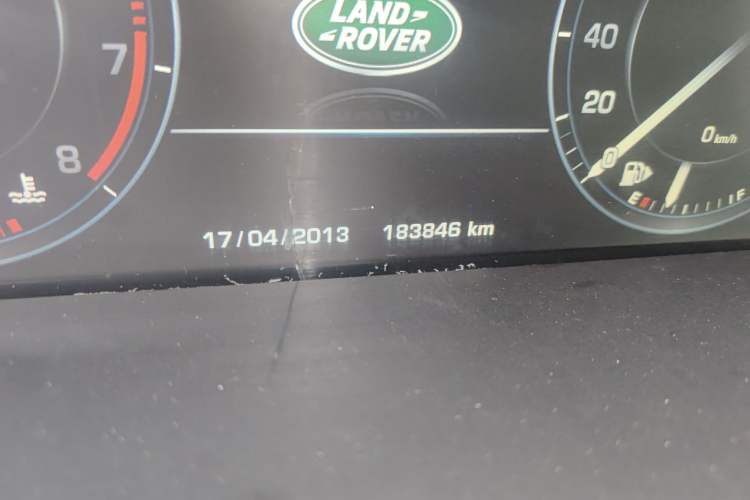 Used Land Rover Range 2015 3.0 SC V6 Vogue Odometer Close Up