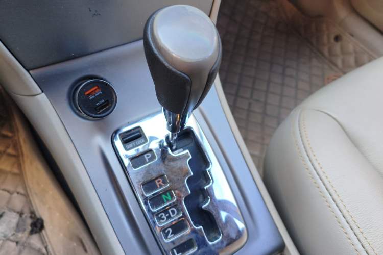 Used Toyota Corolla EX 2013 1.6L Automatic Luxury Edition Gear Lever