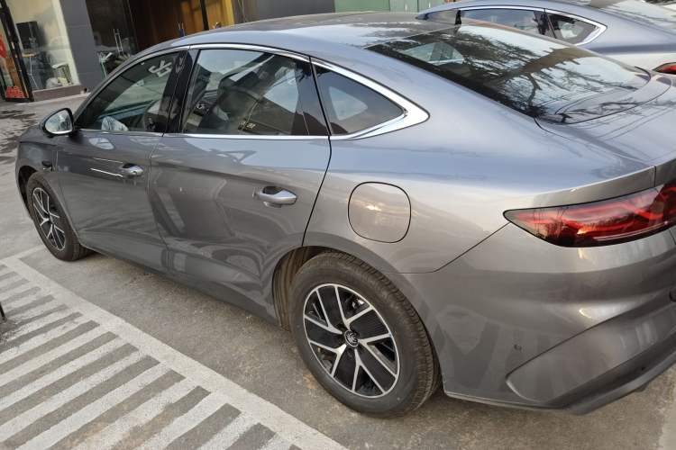 Used BYD Qin L 2025 DM-i Smart Drive 120KM Leading Model
