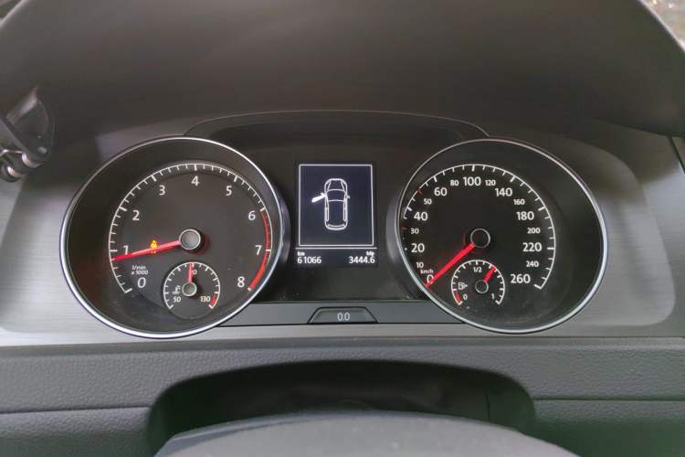 Used Volkswagen Golf 2016 230TSI Automatic Comfort Version Instrument Cluster