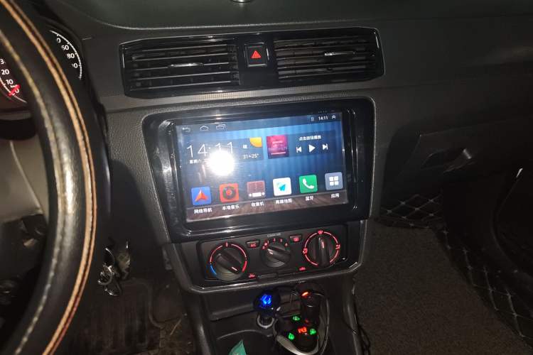 Used Volkswagen Santana 2016 1.4L Manual Fashion Edition Audio And AC Panel