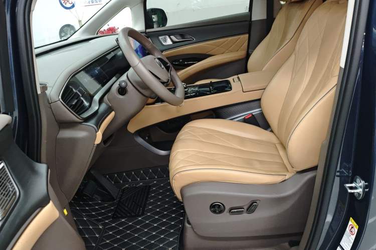 Used Denza D9 2022 DM-i 970 Four-Wheel Drive Prestige Model