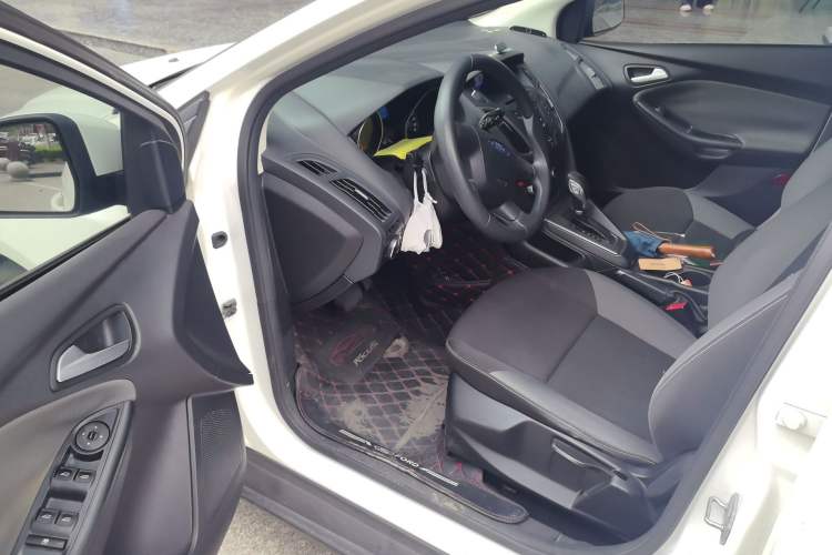 Used Ford Focus 2012 Hatchback 1.6L Automatic Comfort Model Driver Seat