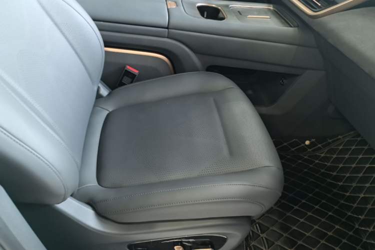 Used Dongfeng eπ eπ008 2025 210Ultra LikeYi Edition 6-Seater