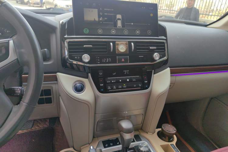 Used Toyota Land Cruiser 