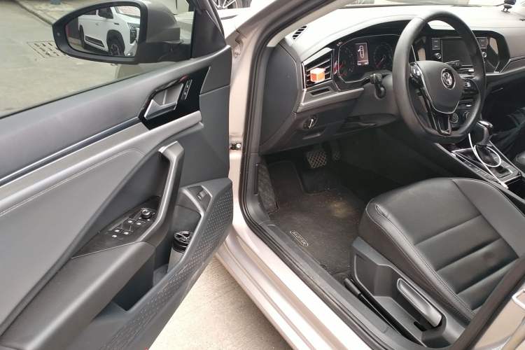 Used Volkswagen Sagitar 2020 200TSI DSG Comfort Version China VI Standard Driver Seat