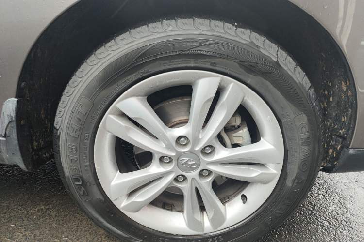 Used Hyundai ix35 2012 2.0L Automatic Two-Wheel Drive New Edition GL Right Front Wheel Hub