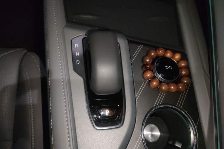 Used Zeekr 001 2024 WE Edition 100 kWh Rear-Drive Gear Lever