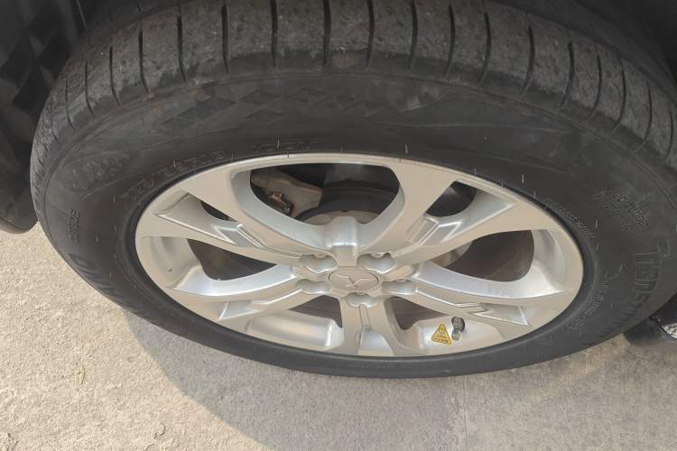 Used Mitsubishi Outlander 2013 2.4L Four-Wheel Drive Luxury Navigation Version 7 Seats
