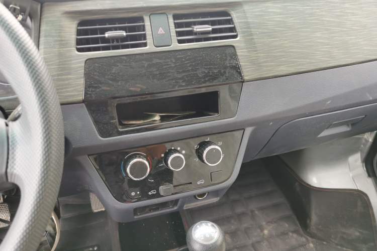 Used Jinbei Hiace X30 2023 1.5L Super-Enjoyment Van 2/5 Seats Non-Air-Conditioned Version SWC15M