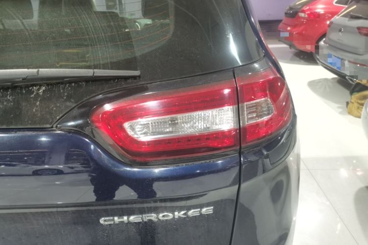 Used Jeep Cherokee 2016 2.4L Leading Edition