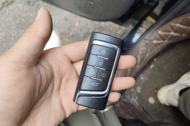 Used GAC Trumpchi GS8 2017 320T Four-Wheel Drive Luxury Smart Connectivity Version (7 Seats) Vehicle Key