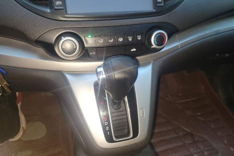 Used Honda CR-V 2012 2.0L two-wheel drive urban version
