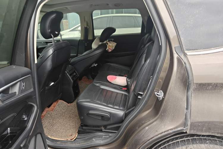 Used Ford Edge 2018 EcoBoost 245 Two-Wheel-Drive Titanium 7-Seater China V Standard Left Rear Seat