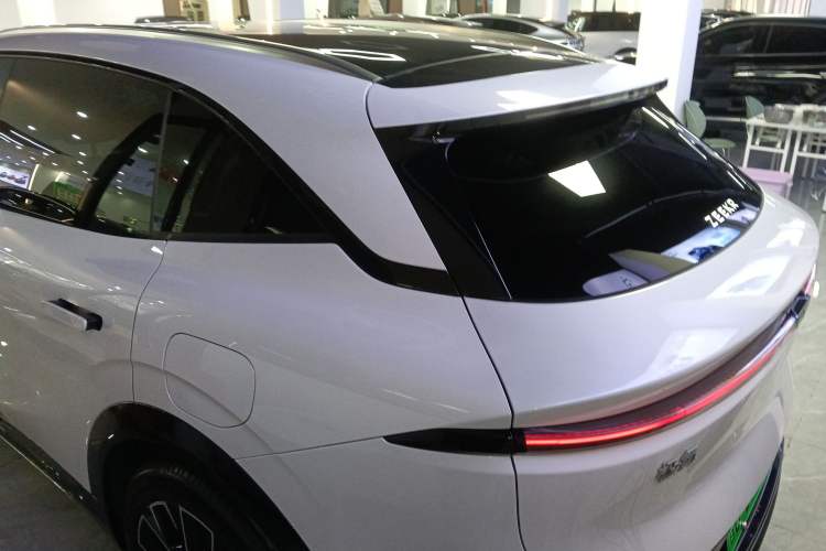 Used Zeekr 7X 2025 100 kWh Long-Range Rear-Wheel Drive with Intelligent Driving Features