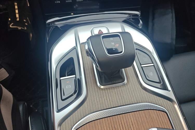 Used Hongqi E-HS9 2022 660 km Range Flagway Edition Six Seats