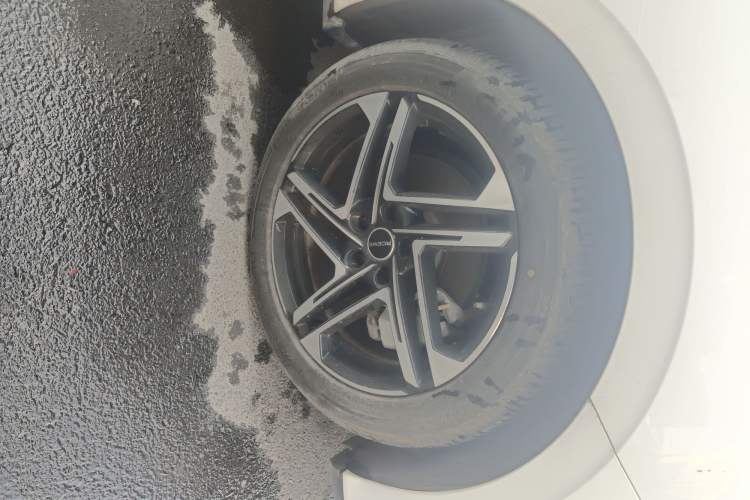 Used Roewe D7 2023 DMH 125km Excellence Edition
