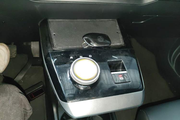 Used MG 4 EV 2023 415 km Range Sea-Faring Champion Edition Gear Lever