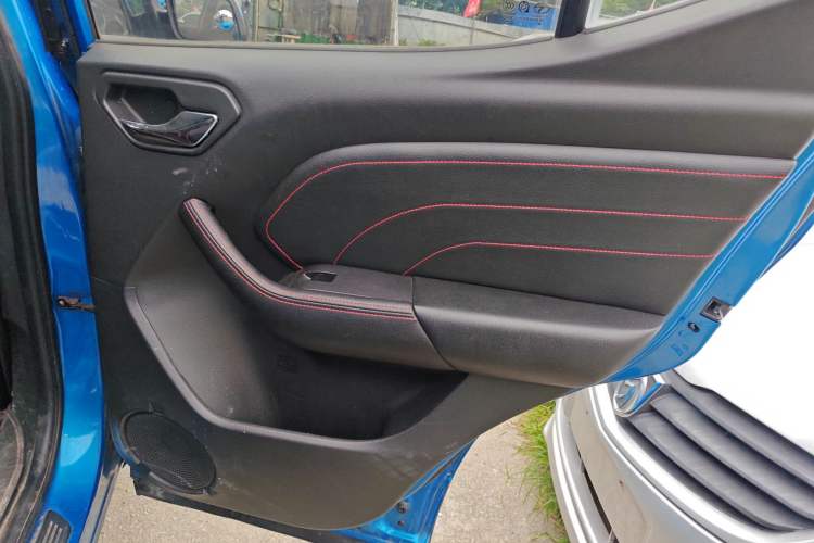 Used Soueast DX3 2016 1.5L Manual Luxury Model
