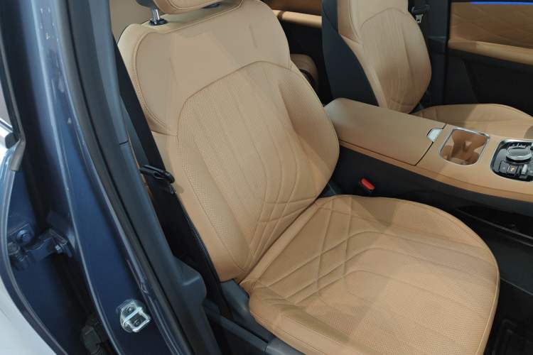 Used Geely Galaxy Galaxy Xingjian 7 EM-i 2025 120km Flagship Edition