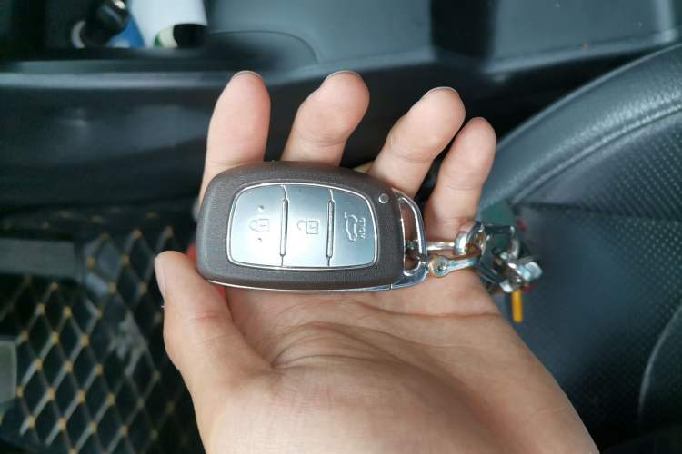 Used Hyundai ix35 2015 2.0L Automatic 2WD Smart Version China V Standard Vehicle Key