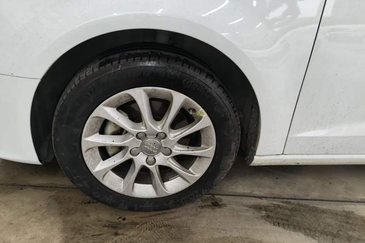 Used Audi A3 2014 Sportback 35 TFSI Automatic Style Edition Left Front Wheel Hub