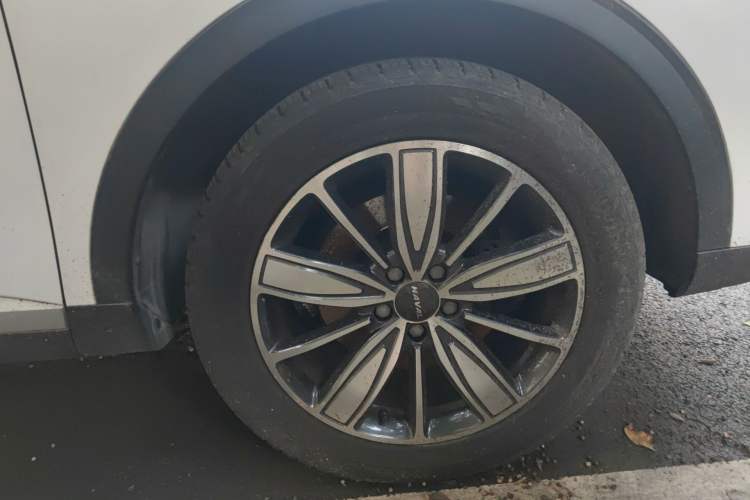 Used Haval H6 2021 1.5 GDIT Automatic Champion Edition Right Front Wheel Hub